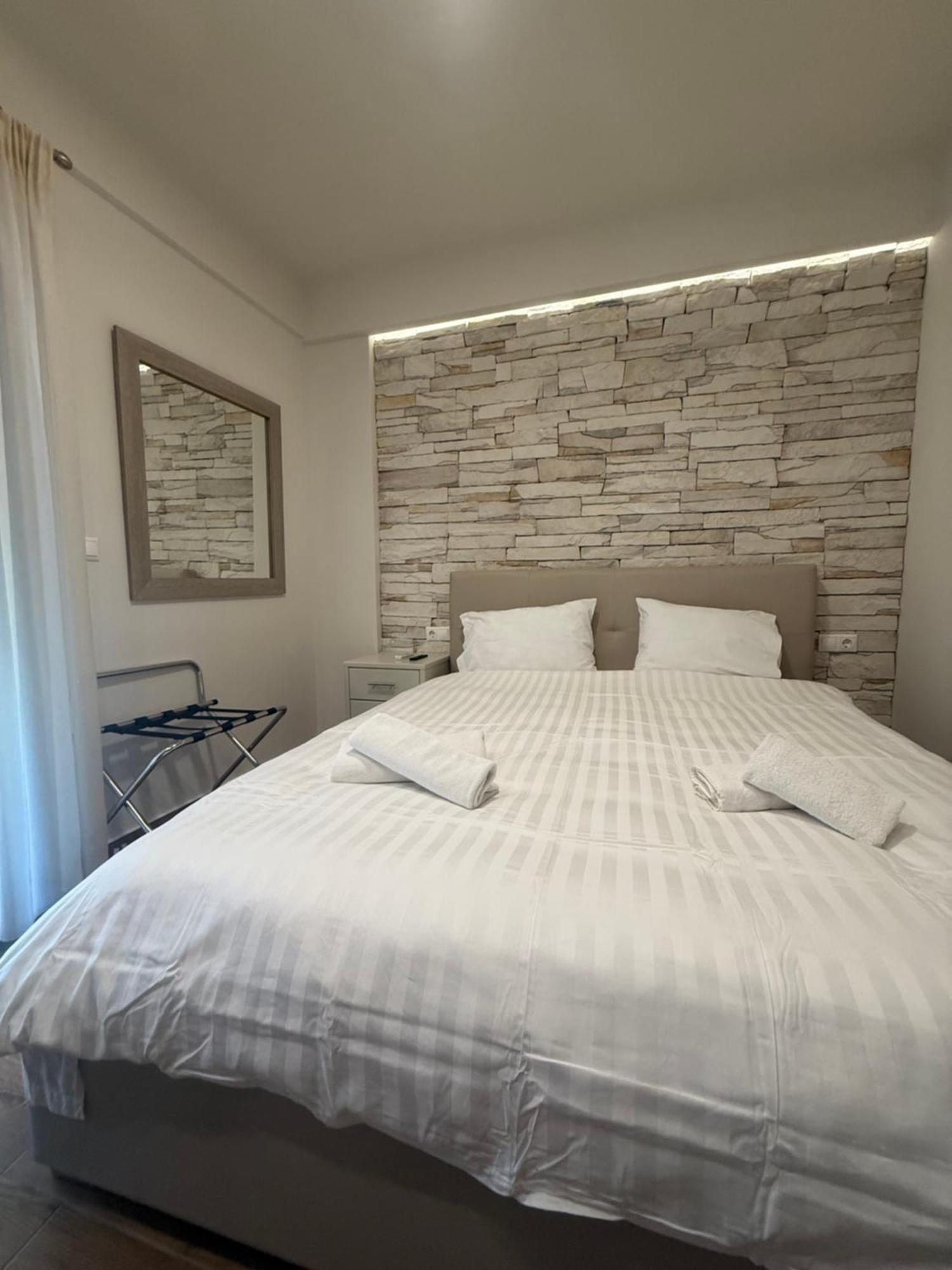 Aqua Mare Luxury Apartments Paralía Екстериор снимка